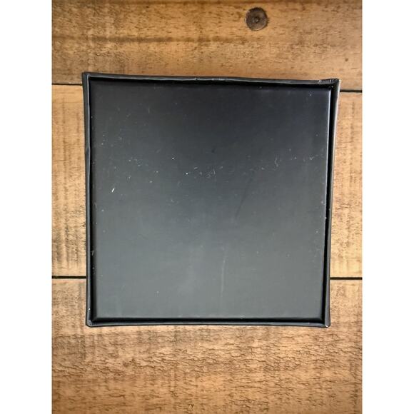 Gucci Flora Compact Mirror Floral Embossed Dragonfly Design with Box Parfume GWP - Picture 7 of 7